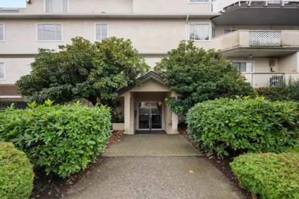 205 20064 56 Avenue, Langley, BC, Langley — Apartment/Condo for sale