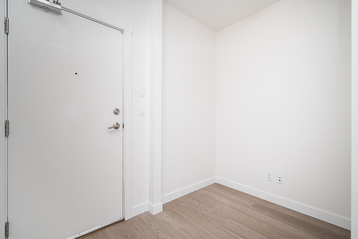 Entry Foyer Photo of 2507 10777 University Drive, Surrey, BC