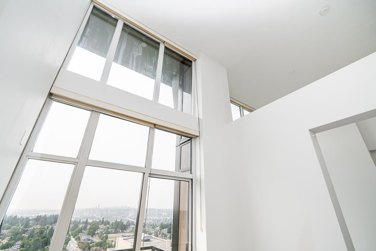 Powder Room Photo of 2507 10777 University Drive, Surrey, BC