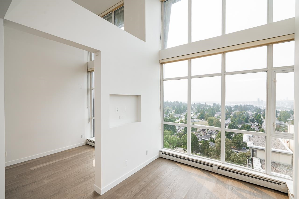 Primary Bathroom Photo of 2507 10777 University Drive, Surrey, BC