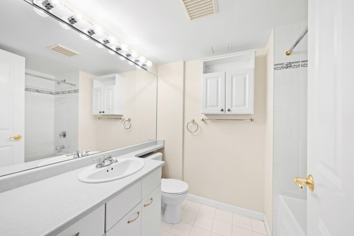 Dining Area Photo of 2105 4425 Halifax Street, Burnaby, BC