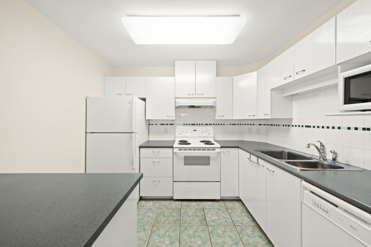 Entry Foyer Photo of 2105 4425 Halifax Street, Burnaby, BC