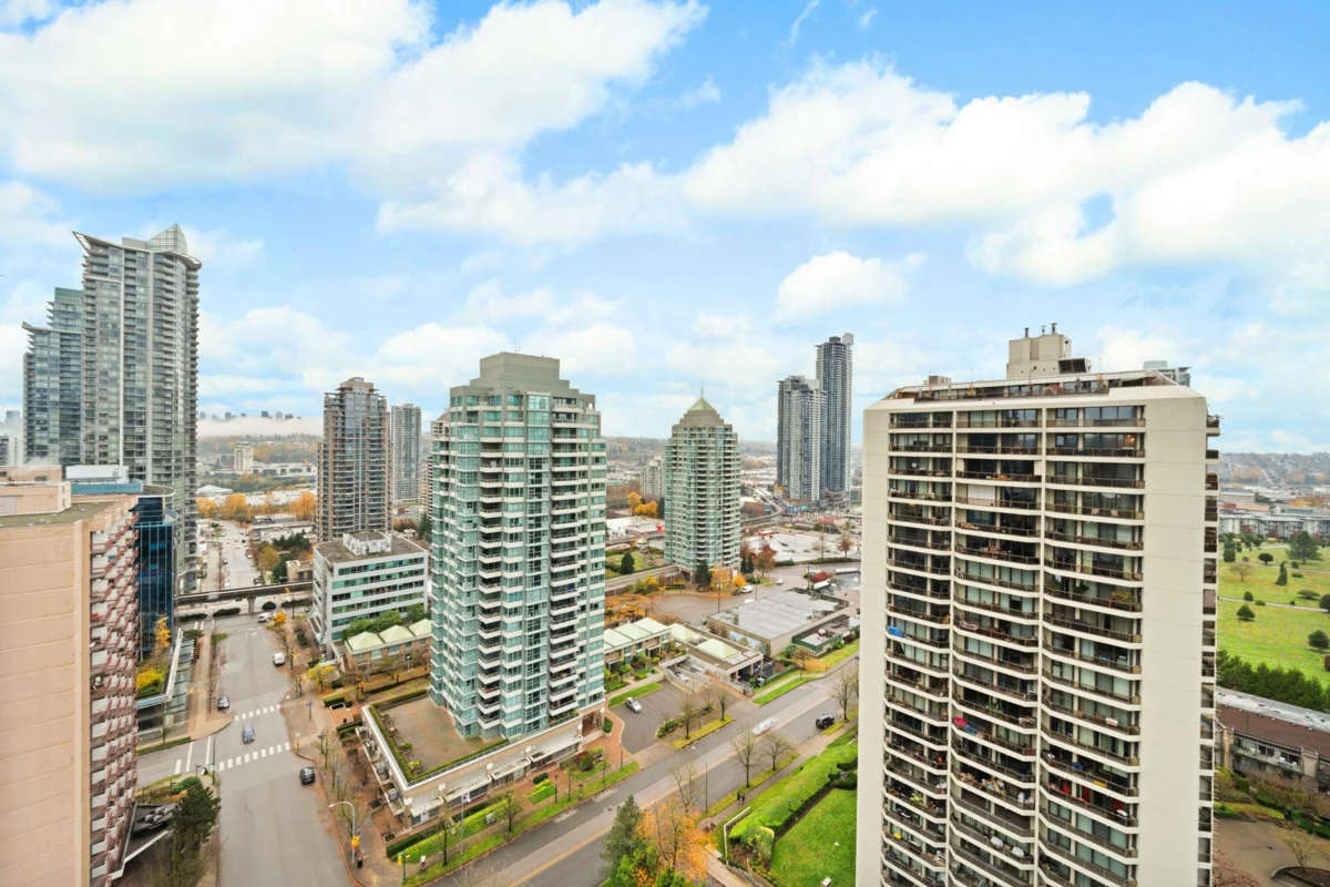 Front Yard Photo of 2105 4425 Halifax Street, Burnaby, BC