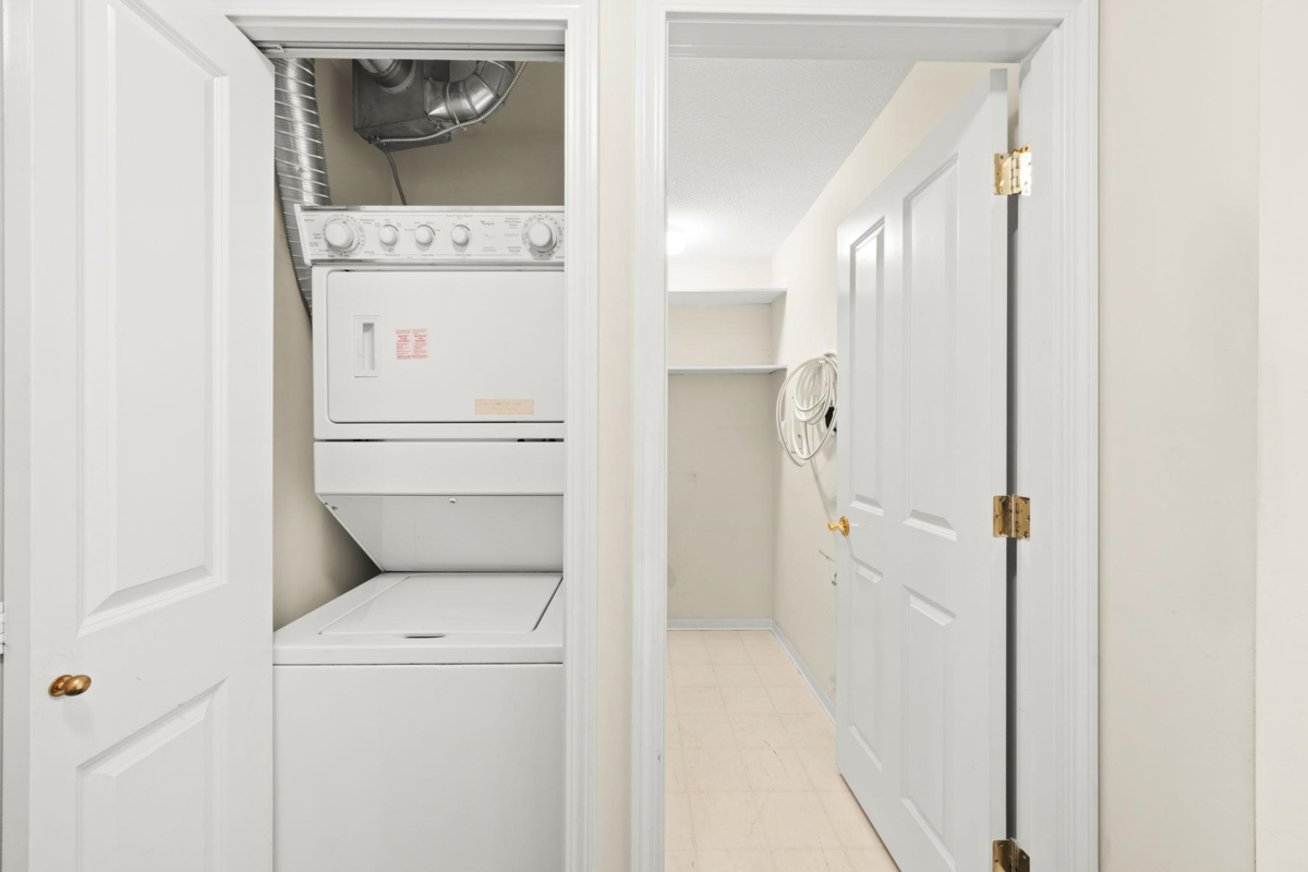 Hallway Photo of 2105 4425 Halifax Street, Burnaby, BC