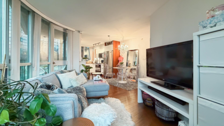 Kitchen Photo of 506 588 Broughton Street, Vancouver, BC