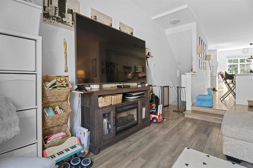 Breakfast Nook Photo of 8 16678 25 Avenue, Surrey, BC