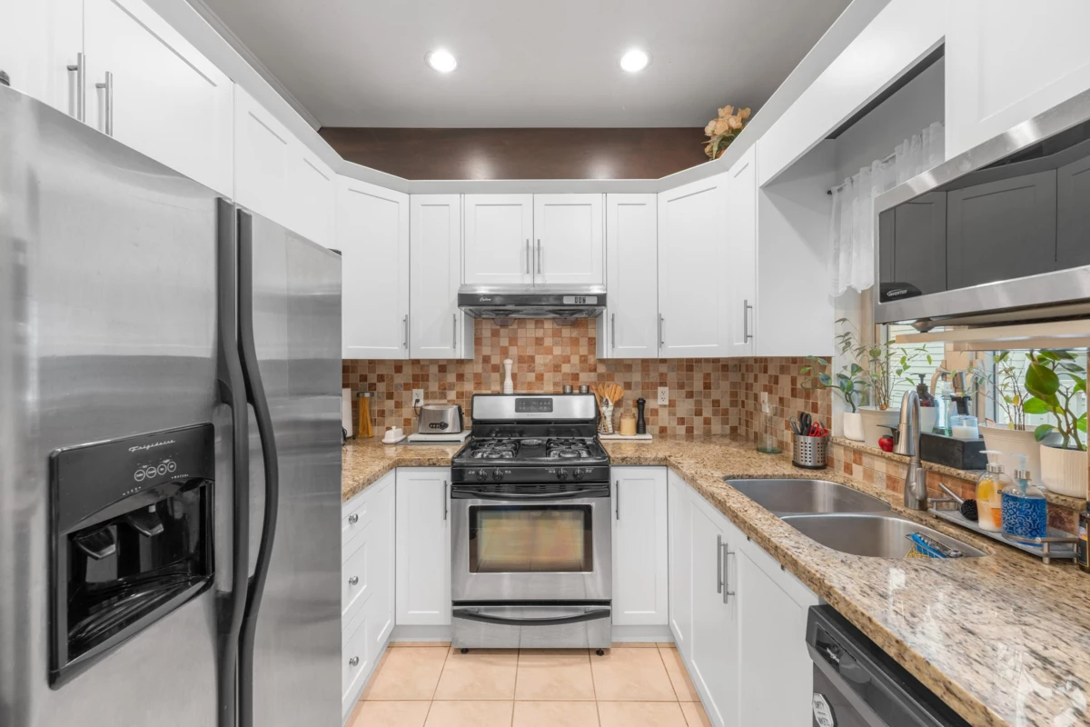 Breakfast Nook Photo of 1636 E 12th Avenue, Vancouver, BC