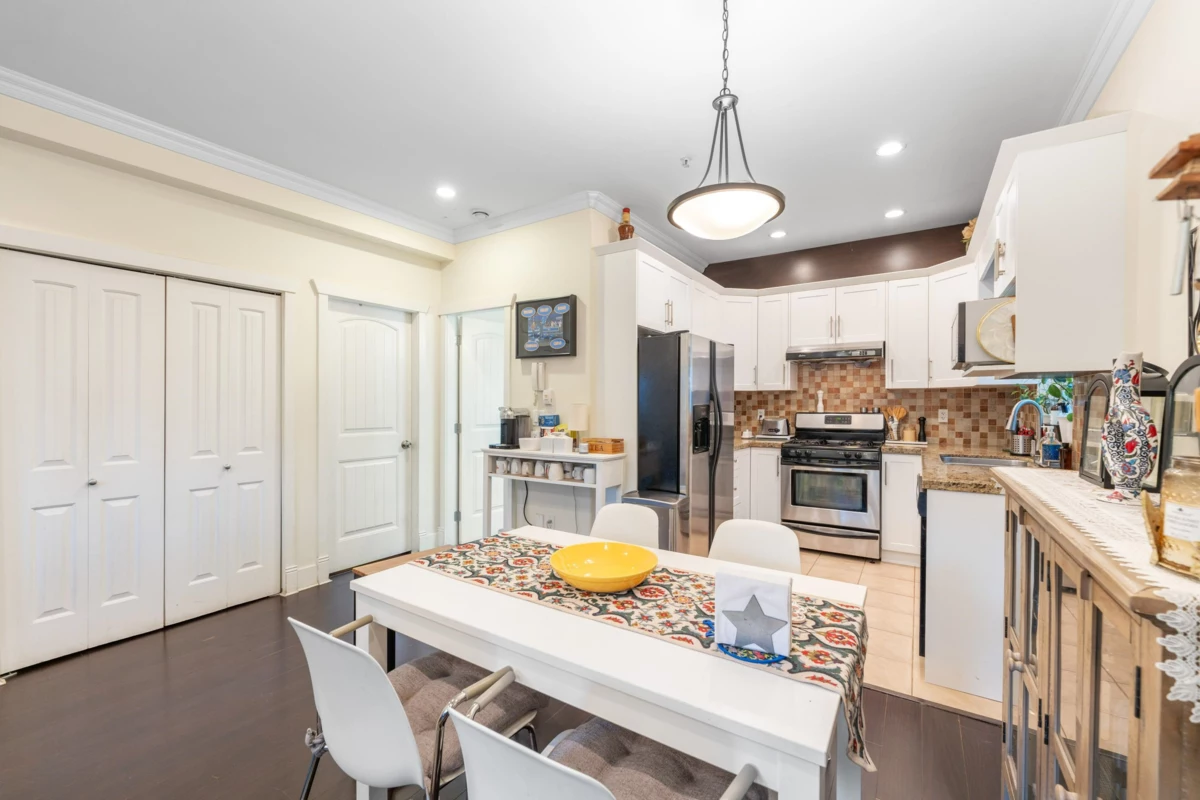 Dining Area Photo of 1636 E 12th Avenue, Vancouver, BC