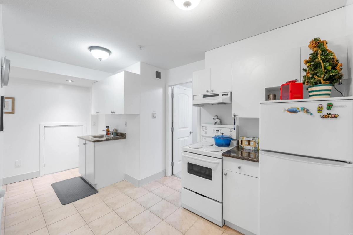 Laundry Room Photo of 1636 E 12th Avenue, Vancouver, BC