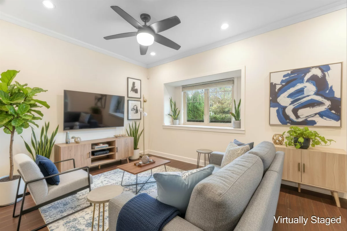 Living Room Photo of 1636 E 12th Avenue, Vancouver, BC