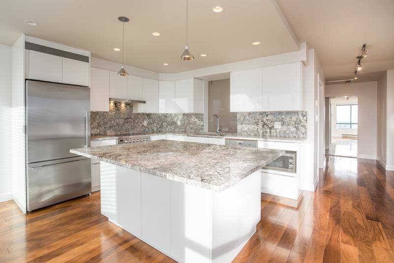 Guest Bathroom Photo of 803 121 Tenth Street, New Westminster, BC