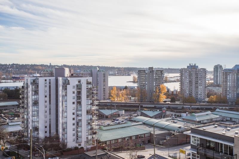 Kitchen Photo of 803 121 Tenth Street, New Westminster, BC