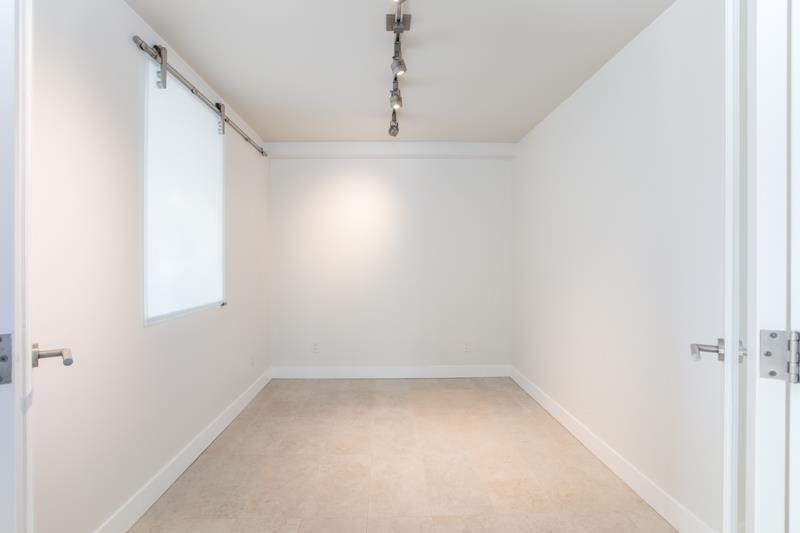 Swimming Pool Photo of 803 121 Tenth Street, New Westminster, BC