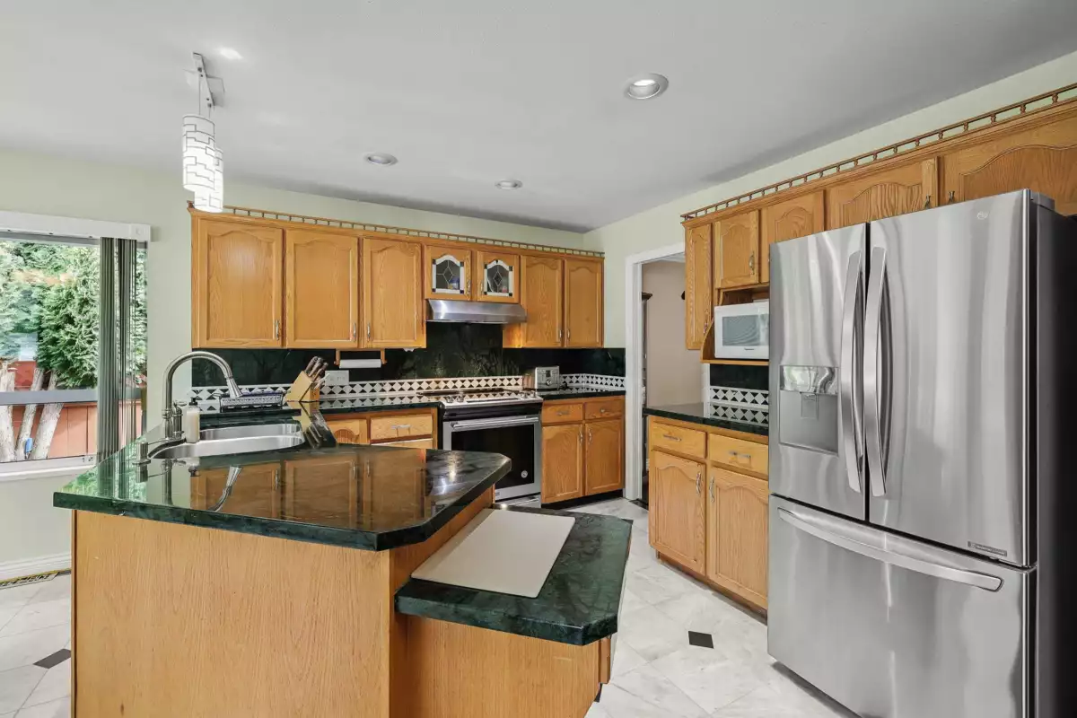 Breakfast Nook Photo of 6041 186 Street, Surrey, BC