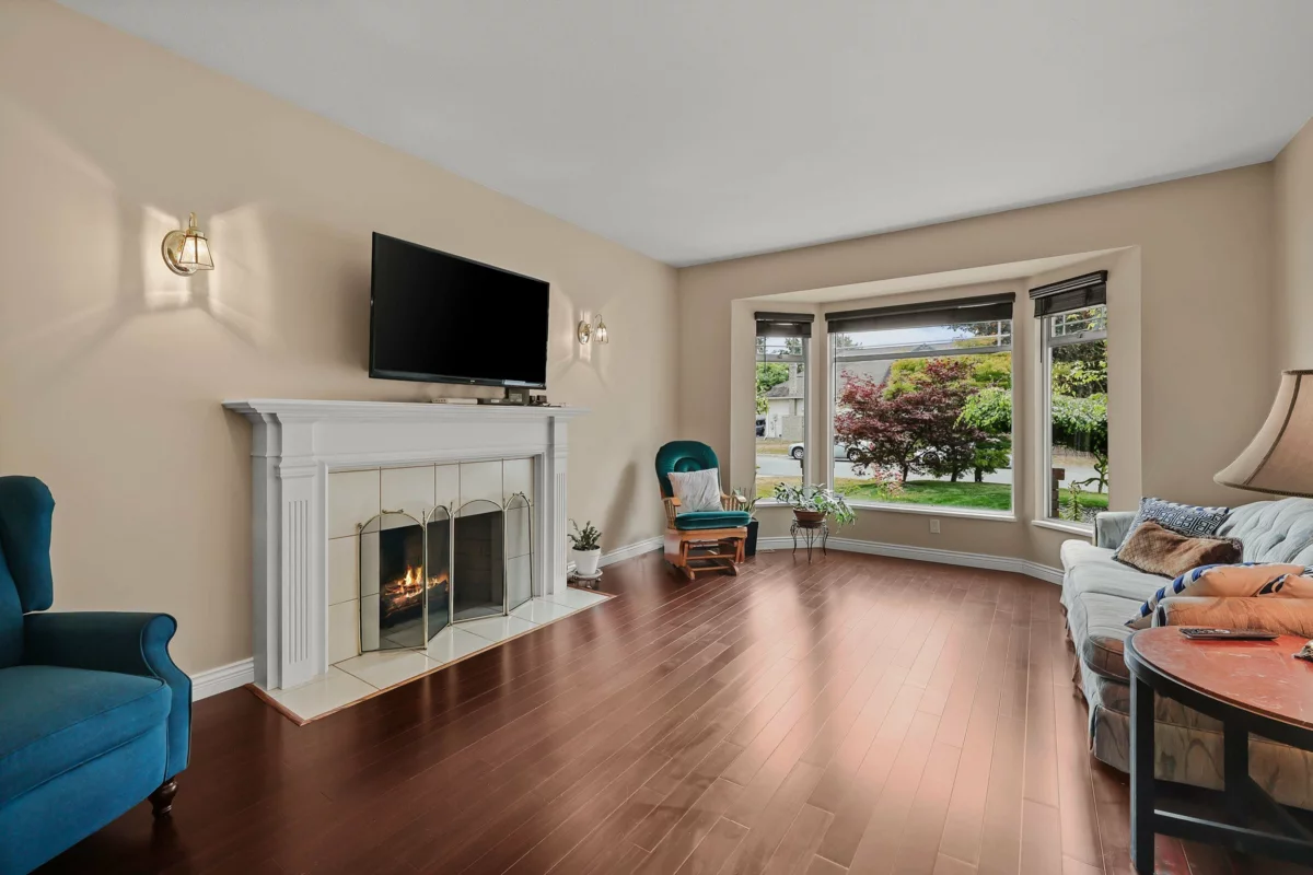 Family Room Photo of 6041 186 Street, Surrey, BC