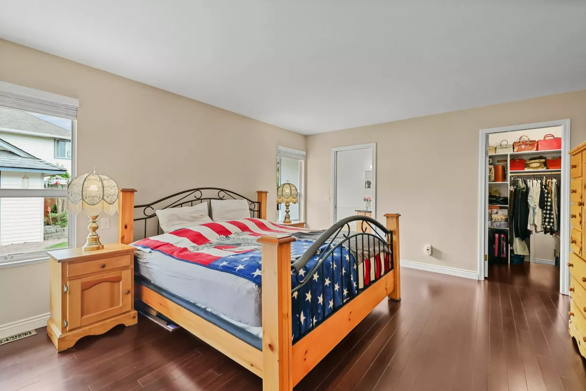 Guest Bathroom Photo of 6041 186 Street, Surrey, BC