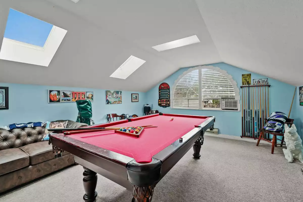 Laundry Room Photo of 6041 186 Street, Surrey, BC