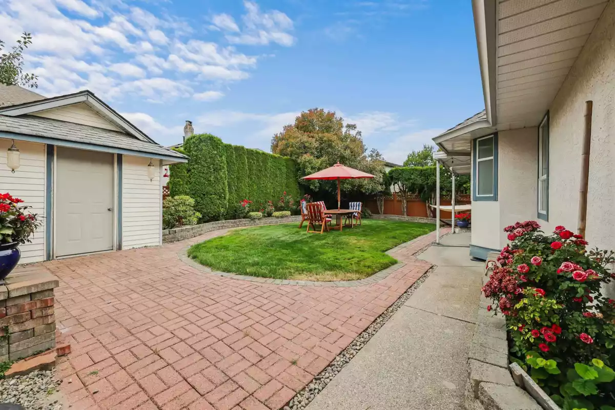 Staircase Photo of 6041 186 Street, Surrey, BC