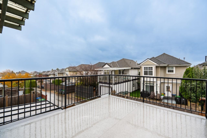 Hallway Photo of 14858 58 Avenue, Surrey, BC