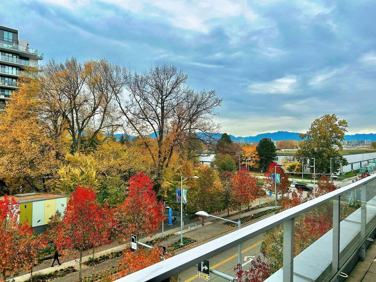 Entry Foyer Photo of 621 5233 Gilbert Road, Richmond, BC