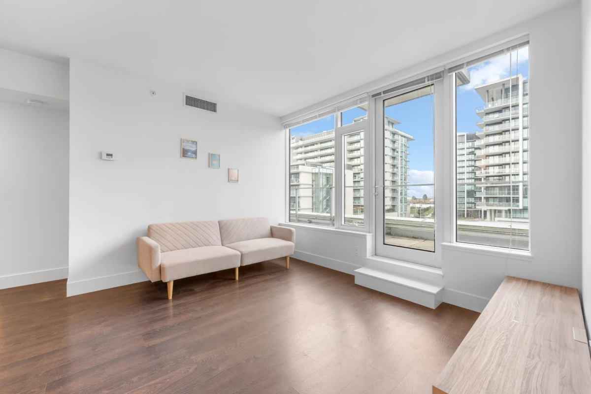 Kitchen Photo of 621 5233 Gilbert Road, Richmond, BC