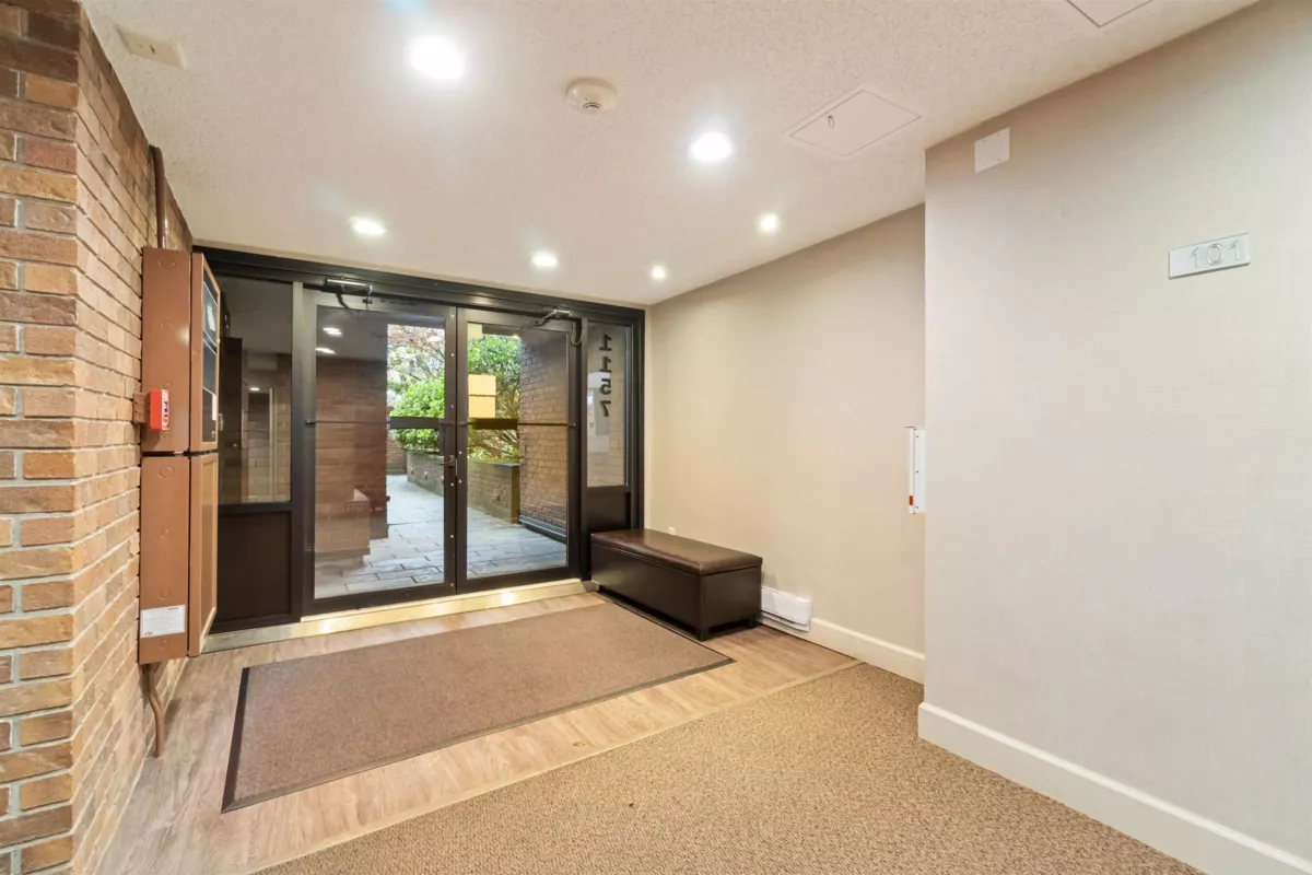 Basement Recreation Room Photo of 405 1157 Nelson Street, Vancouver, BC