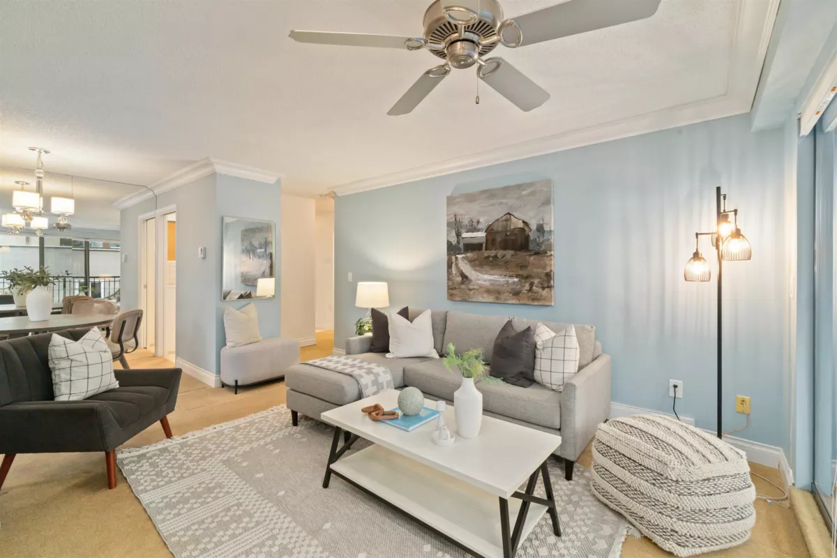 Kitchen Island Photo of 405 1157 Nelson Street, Vancouver, BC