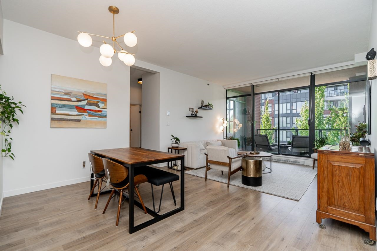 Family Room Photo of 408 503 W 16th Avenue, Vancouver, BC