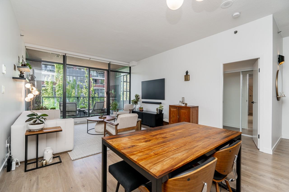 Kitchen Photo of 408 503 W 16th Avenue, Vancouver, BC