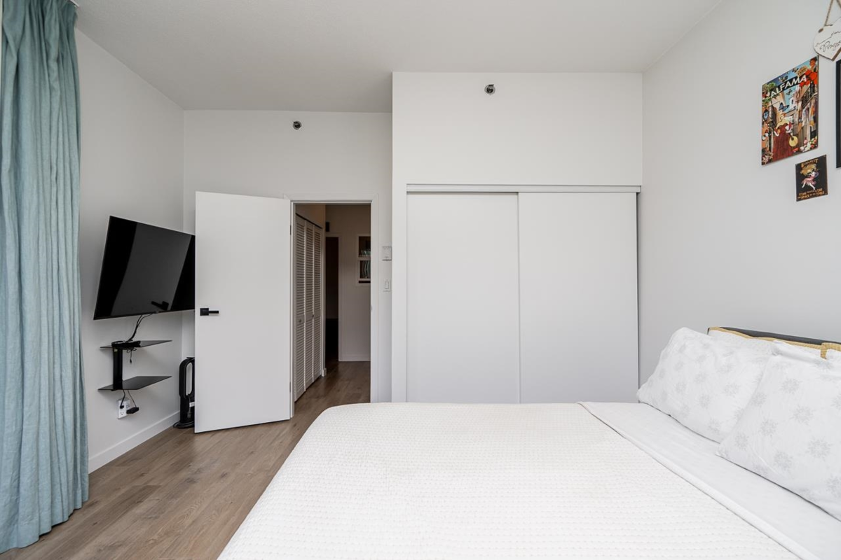 Laundry Room Photo of 408 503 W 16th Avenue, Vancouver, BC