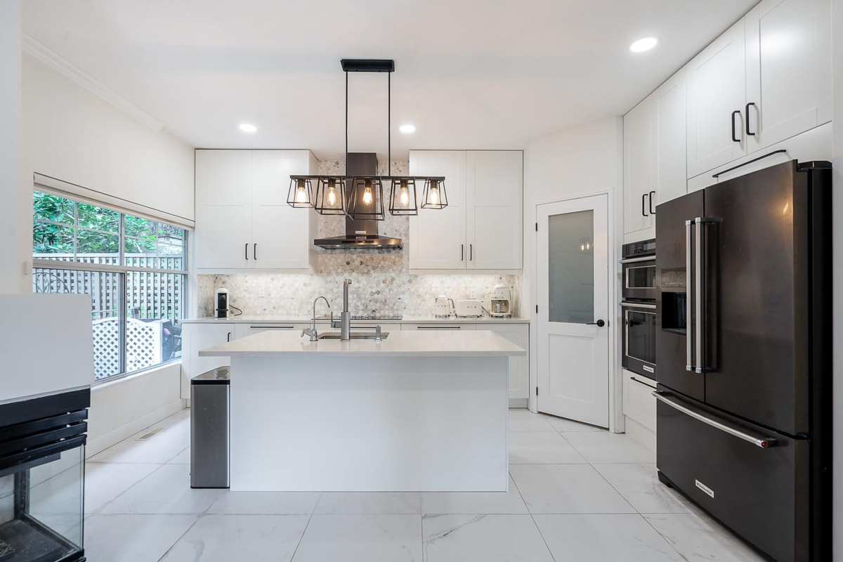Breakfast Nook Photo of 7 2979 Panorama Drive, Coquitlam, BC