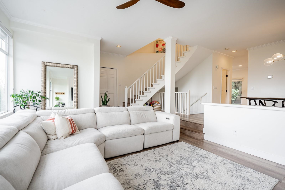 Dining Area Photo of 7 2979 Panorama Drive, Coquitlam, BC