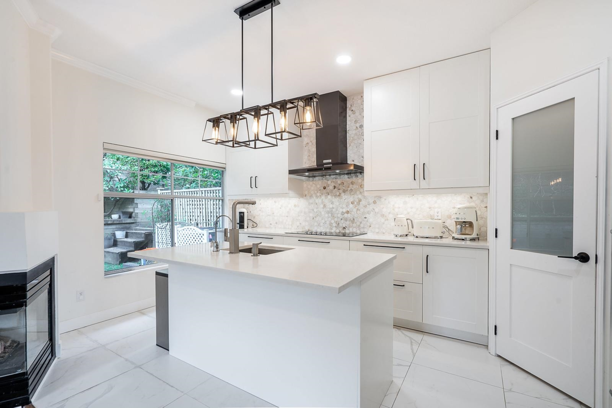 Primary Bathroom Photo of 7 2979 Panorama Drive, Coquitlam, BC