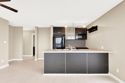 2107 9981 Whalley Boulevard, Surrey, BC, Surrey — Apartment/Condo for sale