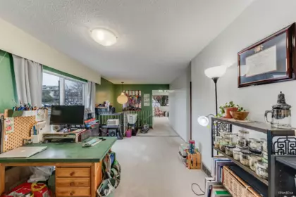 Mudroom Photo of 500 Gilmore Avenue, Burnaby, BC