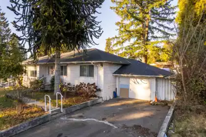 22023 Lougheed Highway, Maple Ridge, BC, Maple Ridge — Single Family Residence for sale