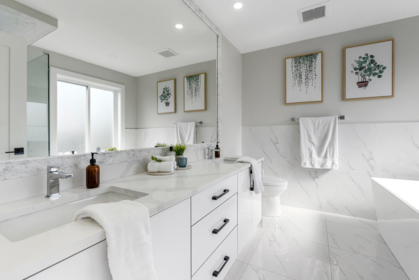 Powder Room Photo of 34008 Barker Court, Mission, BC