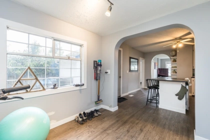 Kitchen Island Photo of 33944 Mccrimmon Drive, Abbotsford, BC