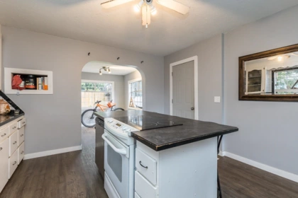 Kitchen Photo of 33944 Mccrimmon Drive, Abbotsford, BC