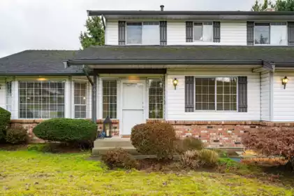 5644 E Sunrise Crescent, Surrey, BC, Surrey — Single Family Residence for sale