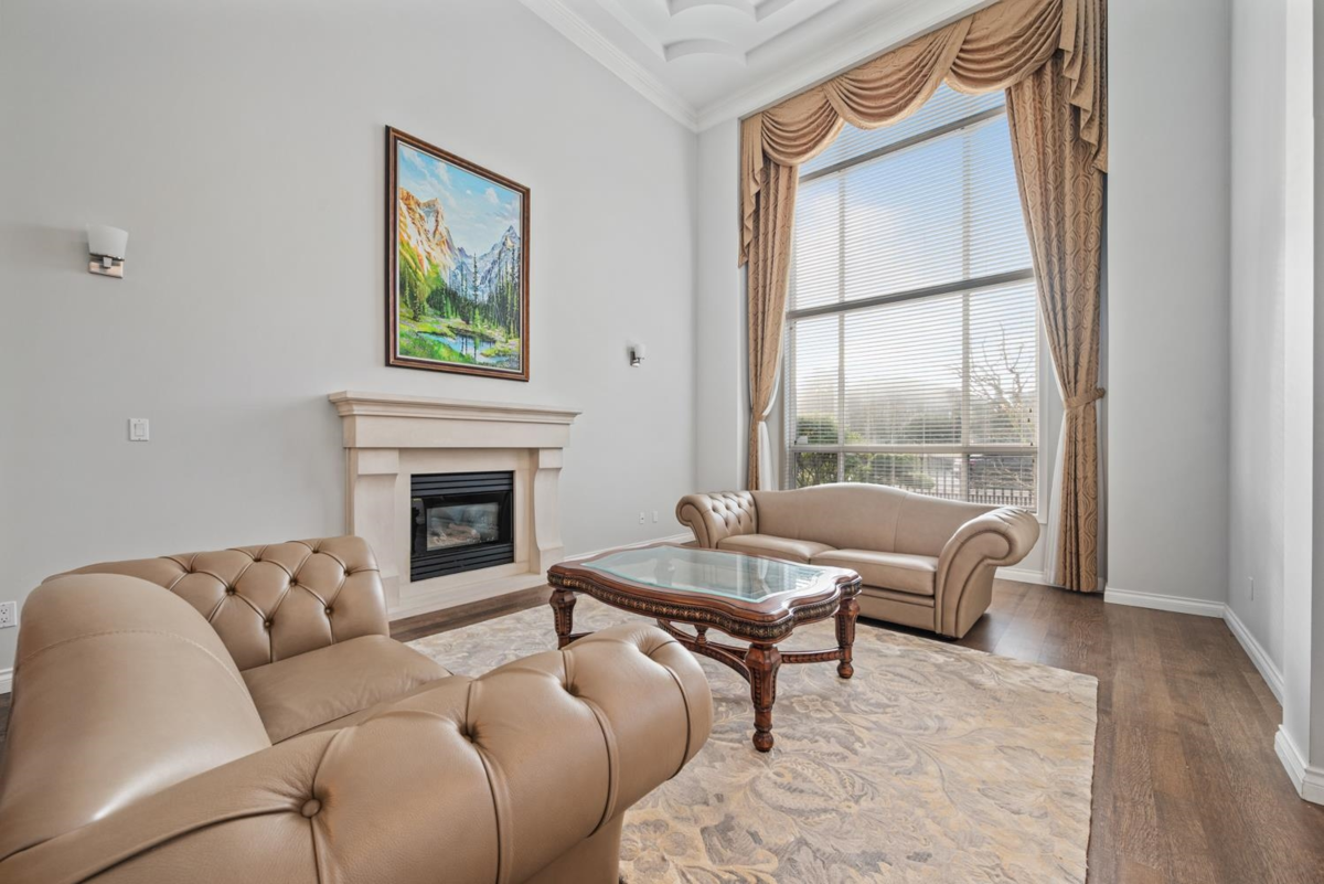 Kitchen Island Photo of 6611 Mang Road, Richmond, BC