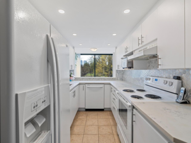Family Room Photo of 203 13353 108 Avenue, Surrey, BC