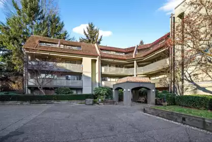 402 1210 Pacific Street, Coquitlam, BC, Coquitlam — Apartment/Condo for sale