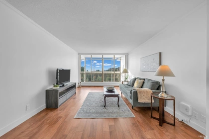 1812 2016 Fullerton Avenue, North Vancouver, BC