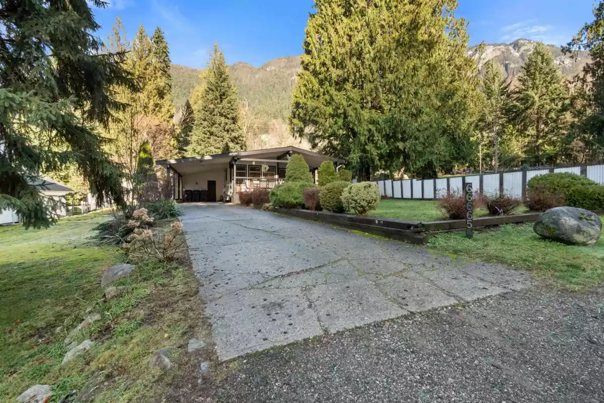 Living Room Photo of 66665 Stephens Road, Hope, BC