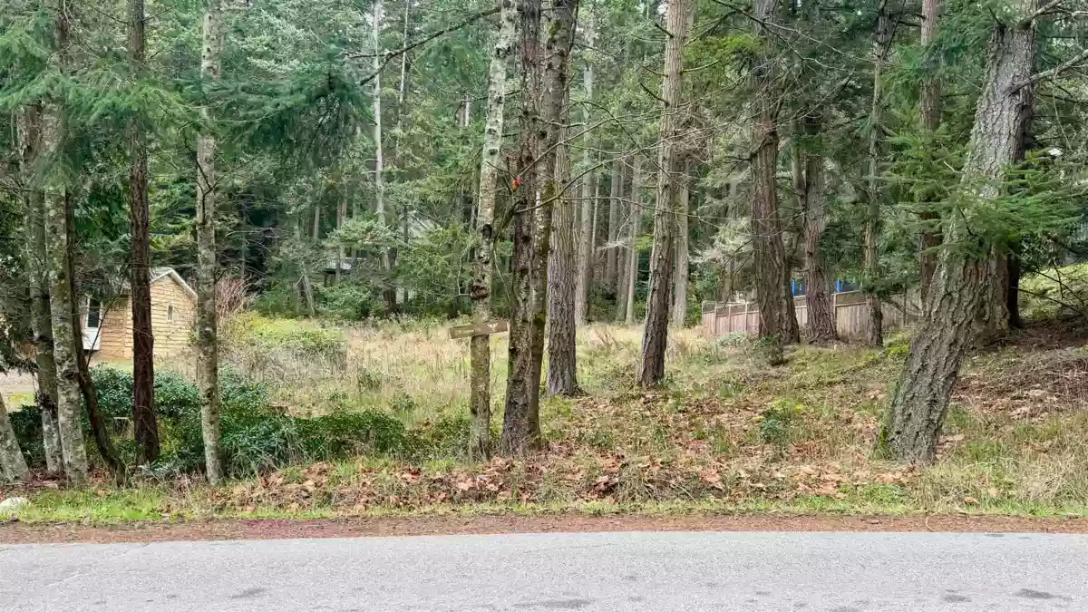 Breakfast Nook Photo of 27100 Schooner Way, Pender Island, BC