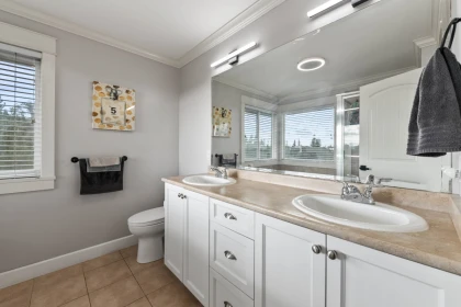 Hallway Photo of 6813 197 Street, Langley, BC