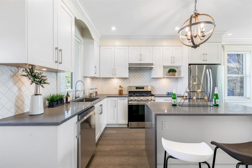 Dining Area Photo of 1125 Park Drive, Vancouver, BC
