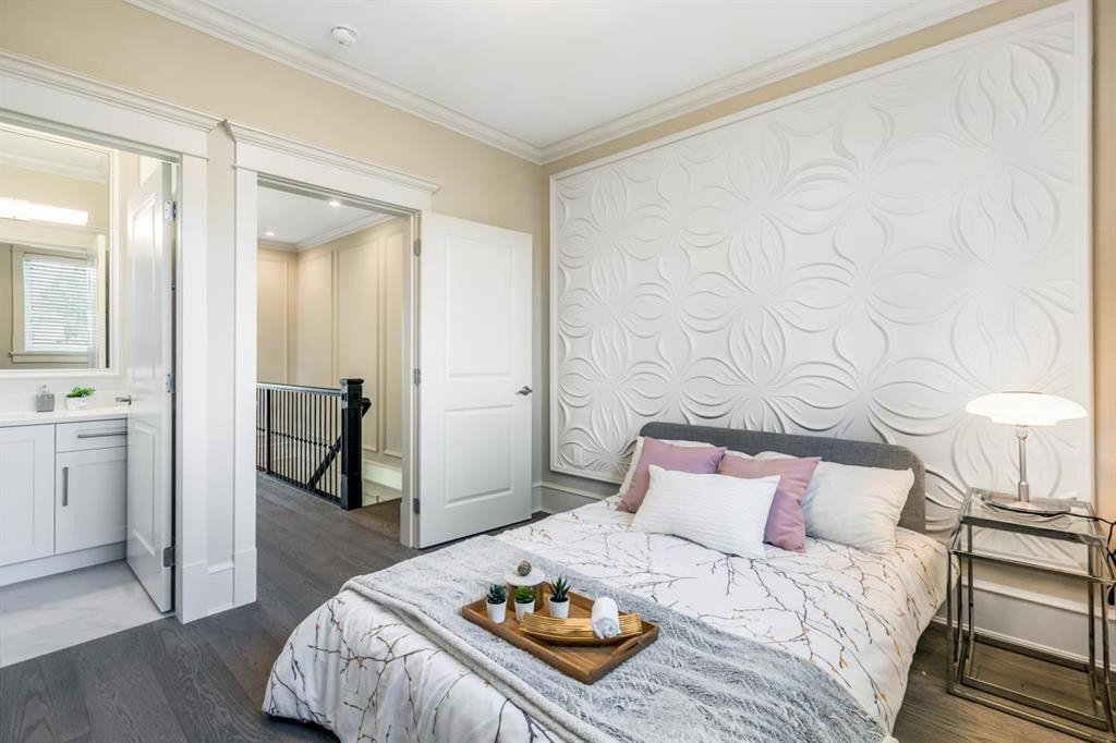 Kitchen Island Photo of 1125 Park Drive, Vancouver, BC