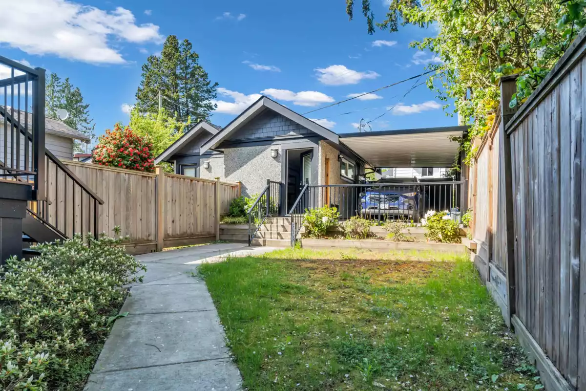 Laundry Room Photo of 1125 Park Drive, Vancouver, BC